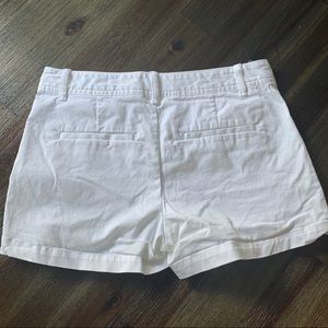 GAP white city shorts